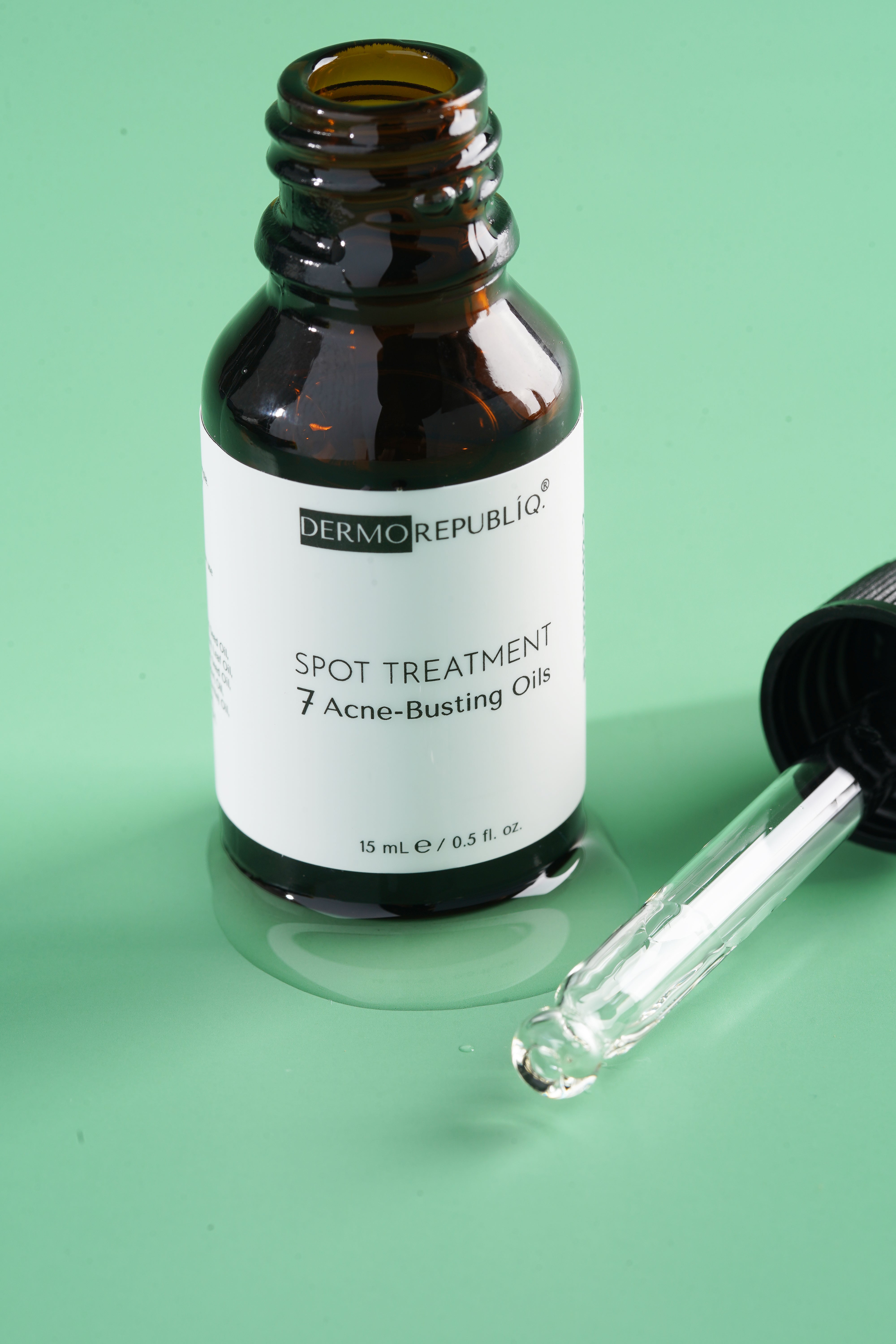 Dermorepubliq Spot Treatment - 7 Acne-Busting Oils Serum - 15 mL